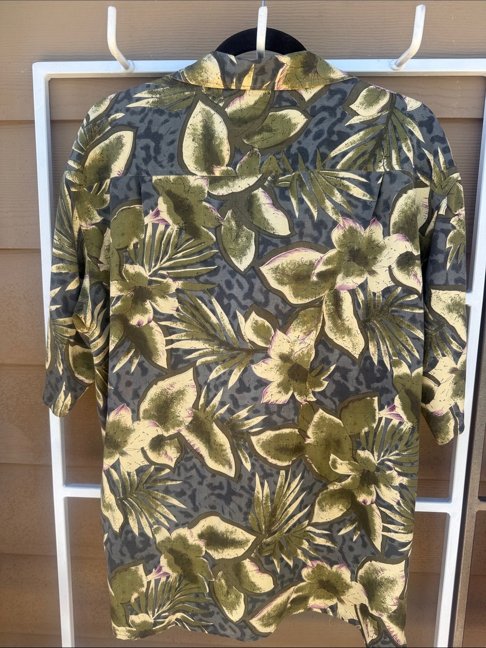 Brandini New💯 Silk leopard / Green Floral Short Sleeve Button Shirt M